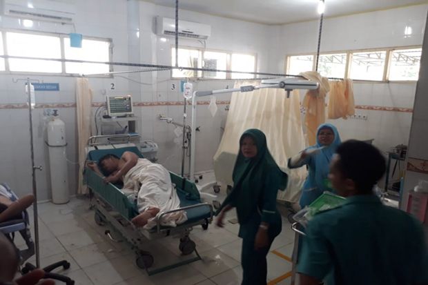 Nekat Terobos Banjir...
