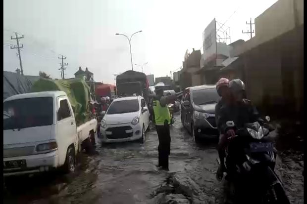 Banjir Hari ke-10, Jalur...