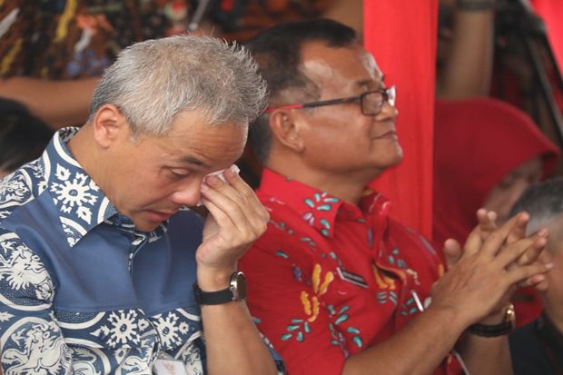Tangisan Haru Ganjar...