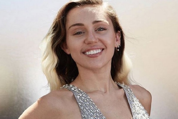 Kembali Akting, Miley...