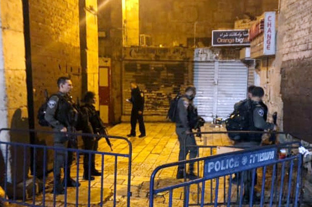 Dua Polisi Israel Ditikam...