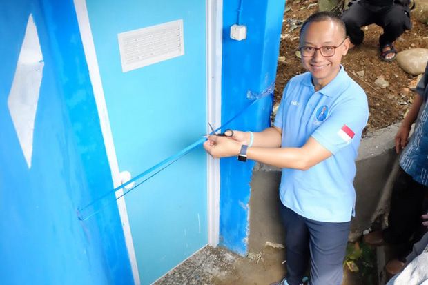 Beri Sejumlah Bantuan,...