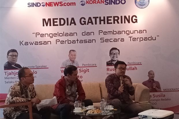 Bersinggungan dengan...