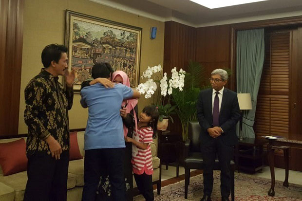 Kemlu Serahterimakan...