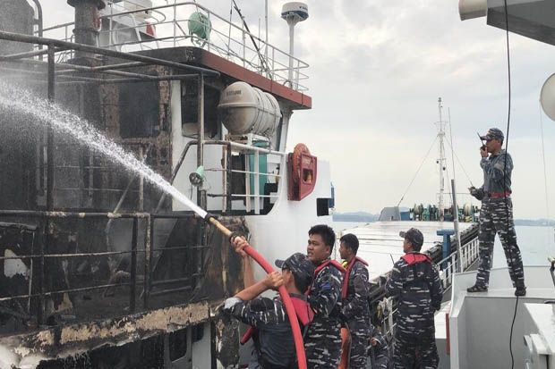 KAL Mapor Padamkan Kebakaran...