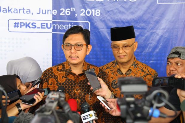 Hadiri Konfernas Gerindra,...