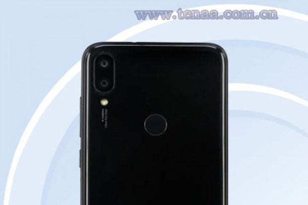 TENAA Sebar Foto Smartphone...