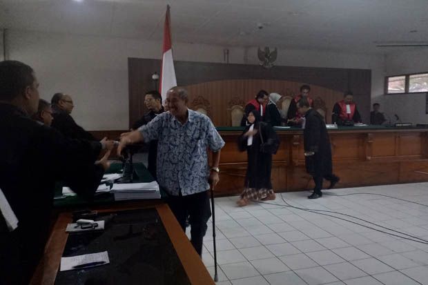 Dituntut 8 Tahun Penjara,...