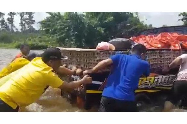 Jalan Trans Kalteng-Kalbar...