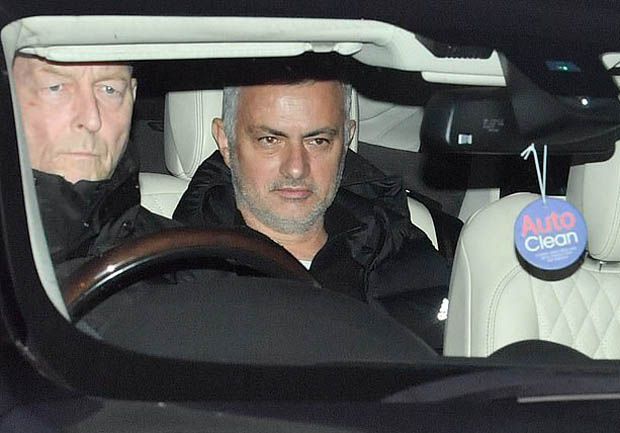 Dipecat Manchester United,...