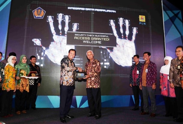 PLN-Ditjen Pajak Resmikan...