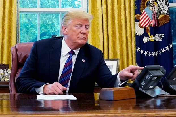 Laporan: Bantu Trump...
