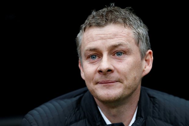 Neville Dukung Solskjaer...