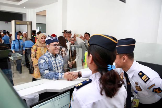 Bandara Banyuwangi Resmi...