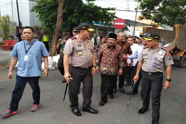 Tunggu Keterangan Ahli,...