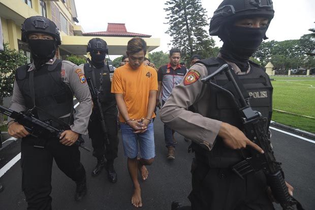 Pemuda Iseng Ini Dibekuk...