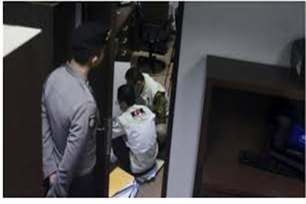 KPK Geledah Ruang Kerja...
