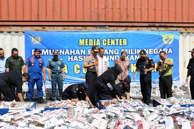 Bea Cukai Banten Musnahkan...