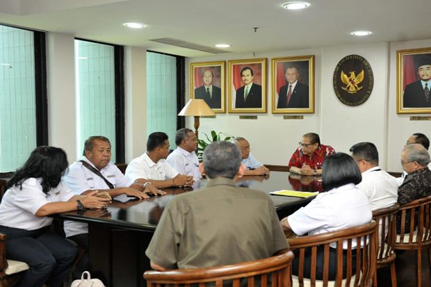 Menkop UKM Konsisten...