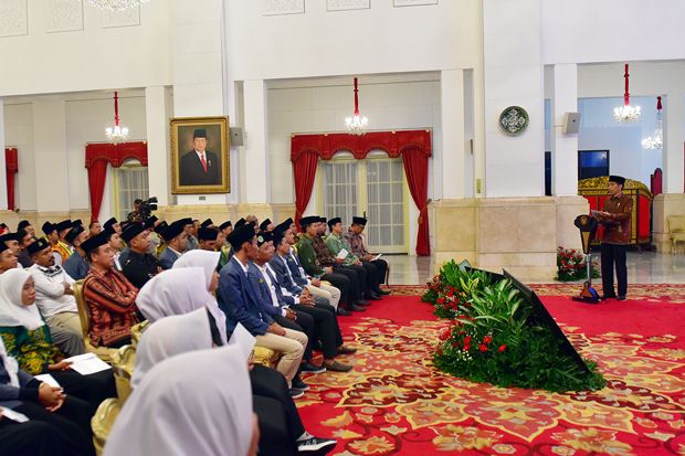 Jokowi Ajak Pelajar...