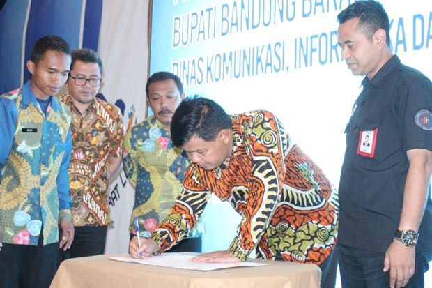 Aa Umbara Dorong Pelayanan...