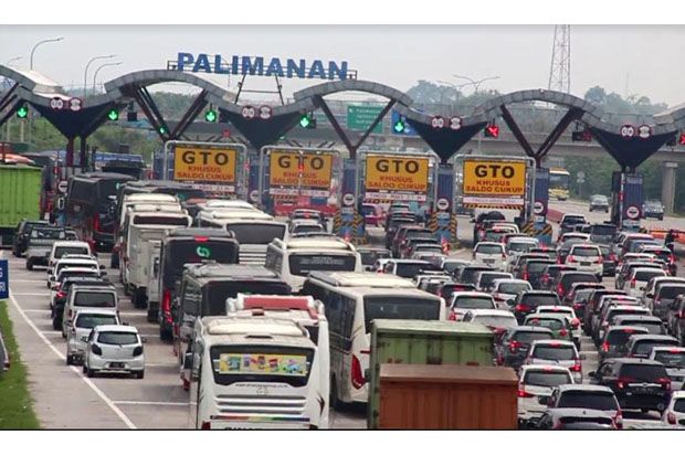 Gerbang Tol Cipali Padat...