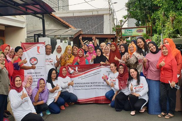 Peringati Hari Ibu,...