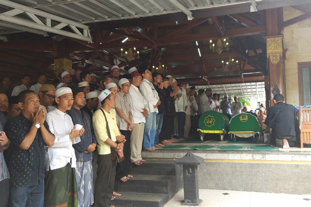 Empat Korban Tewas Tsunami...