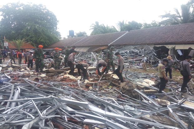 Cari Korban, Tiga Kapal...