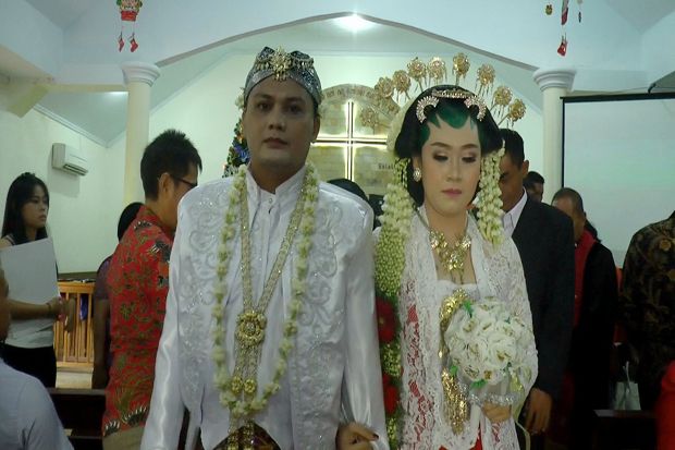 Pasangan Asal Pati Ini...
