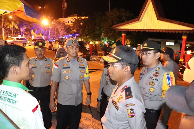 Ibadah Malam Natal di...