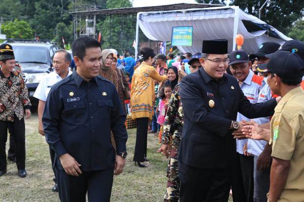 Setiap Kelurahan di...