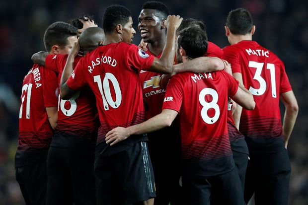 Hujan Pujian, Pogba...