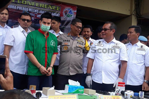 Selundupkan Kokain dari...