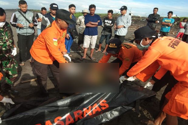 Santri Tergulung Ombak...