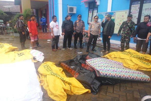 9 Jenazah Korban Tsunami...