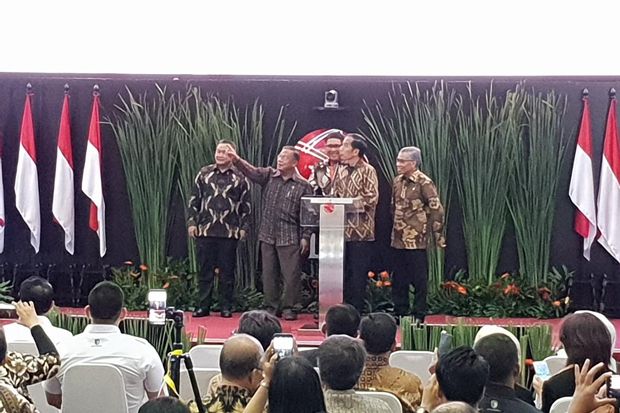 Tutup Bursa 2018, Jokowi:...