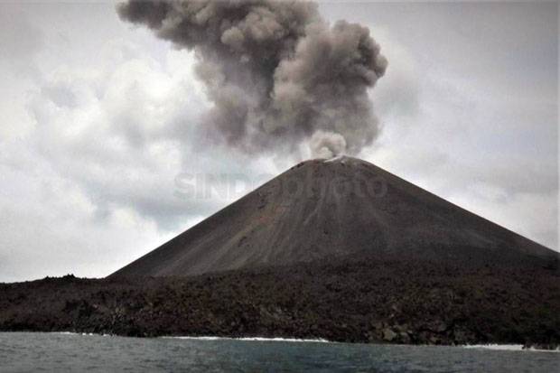 Tinggi Gunung Anak Krakatau...