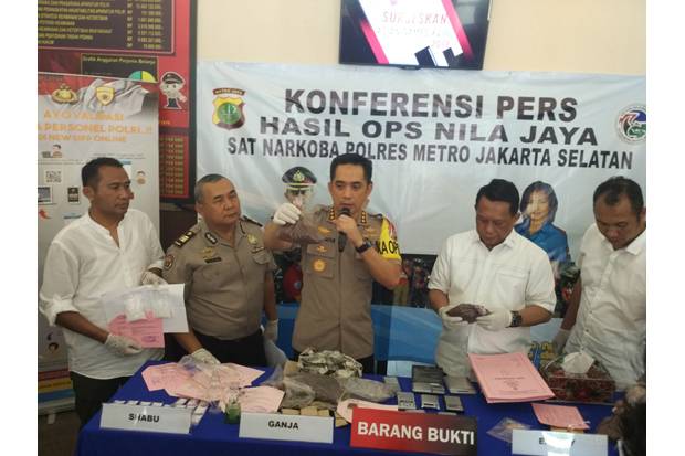 Dihuni Orang Mapan,...
