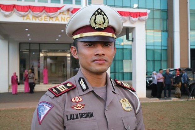 Malam Tahun Baru, Polisi...