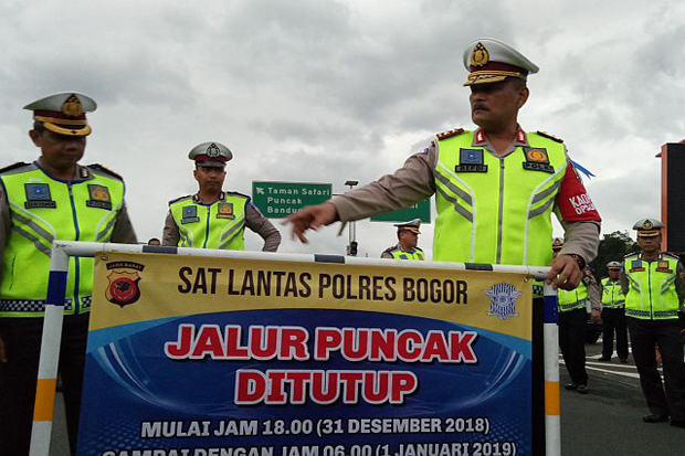 Tahun Baru: Jalur Puncak...
