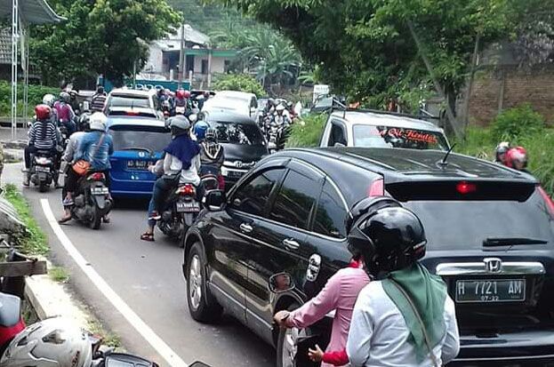 Wisatawan Padati Bandungan,...