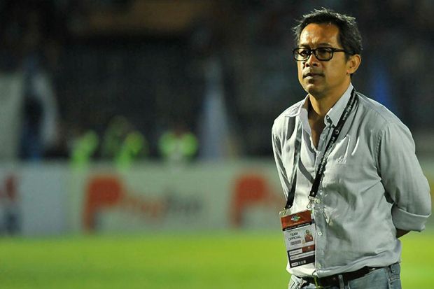 Persela Pertahankan...