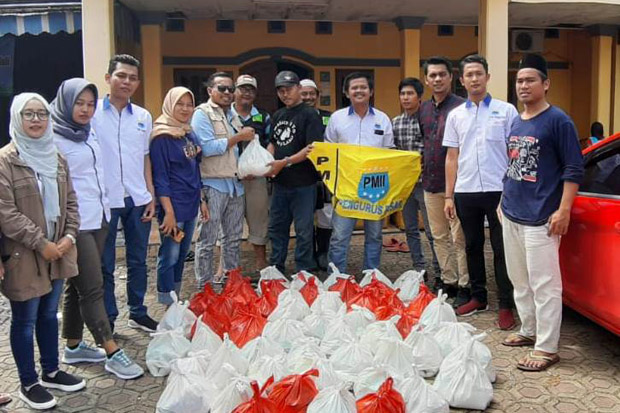 Kunjungi Korban Tsunami...
