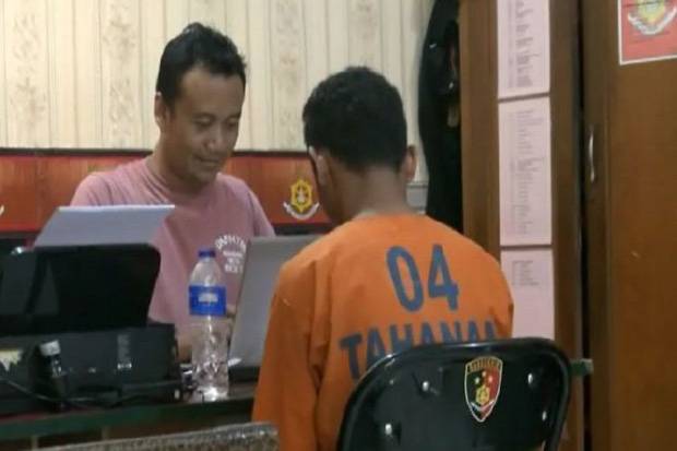 Pelajar SMK yang Mengubur...