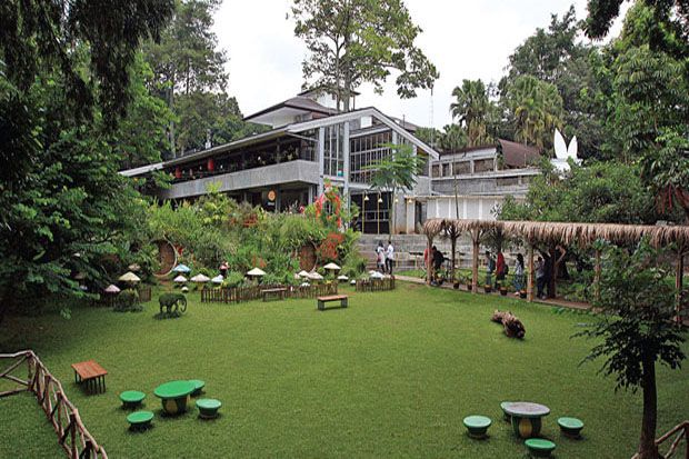 Menjelajah Tempat-tempat...