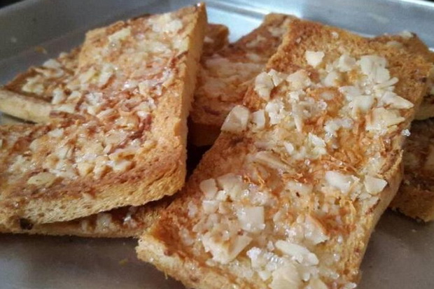 Roti Bakar Kenari, Menu...