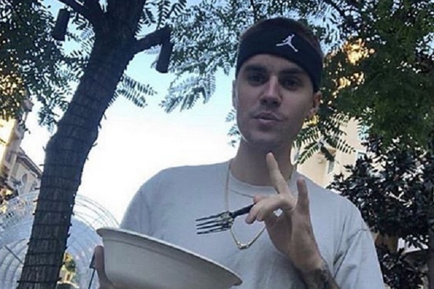 Tekuni Bisnis, Justin...