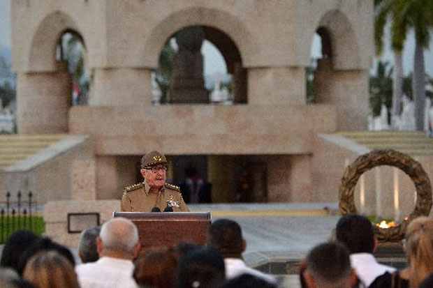 Raul Castro Kecam Pemerintahan...
