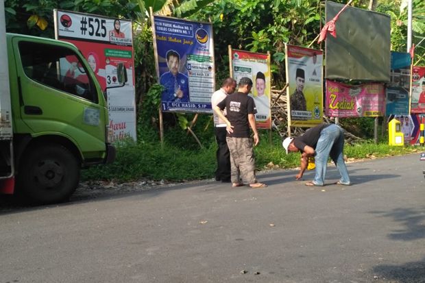 Tabrakan dengan Truk,...